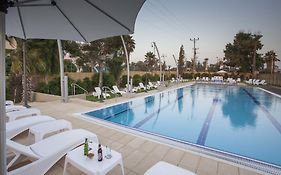 Desert Iris Hotel Israel